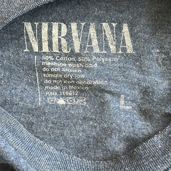 Nirvana Smiley Face Logo Graphic T Shirt Mens Size Large Blue Yellow Kurt Cobain - Picture 4 of 4